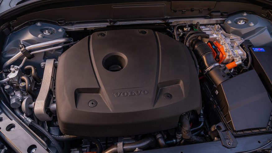 046 2023 Volvo XC60 Recharge engine