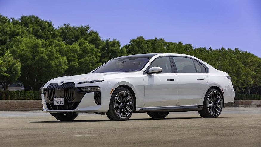008 2023 BMW 760i xDrive