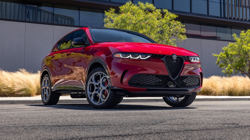001 2024 alfa romeo tonale veloce suv hybrid front 